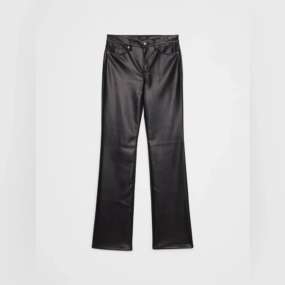 Banana Republic Vegan Leather Bootcut Pants 6 Petite NWT Black Mid Rise